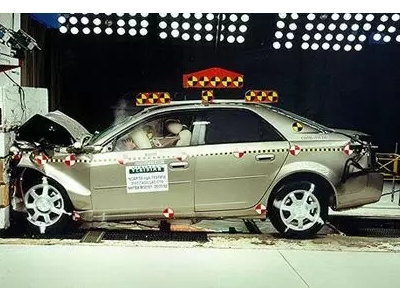 研華工控機(jī)數(shù)據(jù)采集，讓汽車碰撞測(cè)試“靠譜”